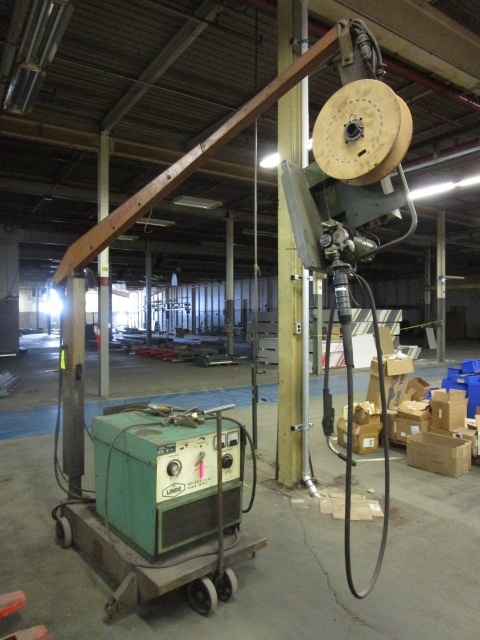 PORTABLE WIRE FEED ARC WELDER WITH BOOM
