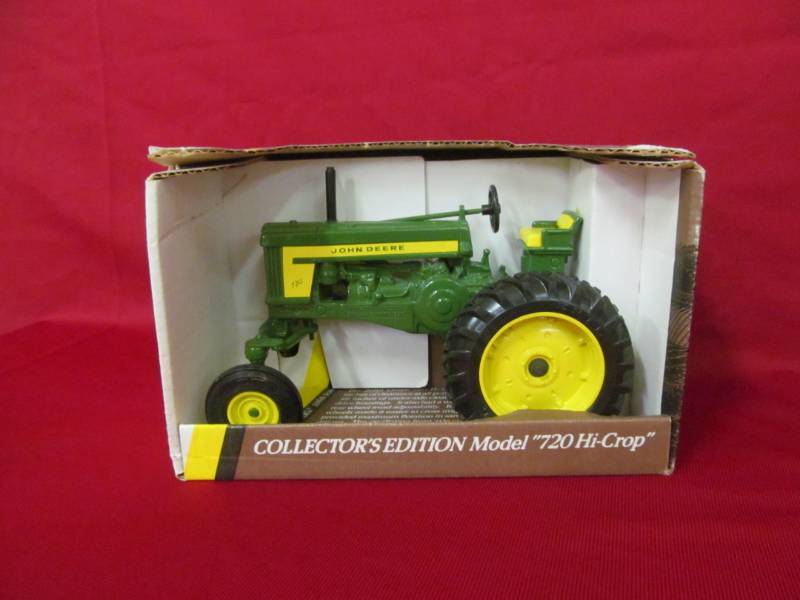 lot 2 image: Hi Crop John Deere Tractor