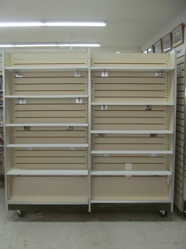 lot 7 image: retail book shelf