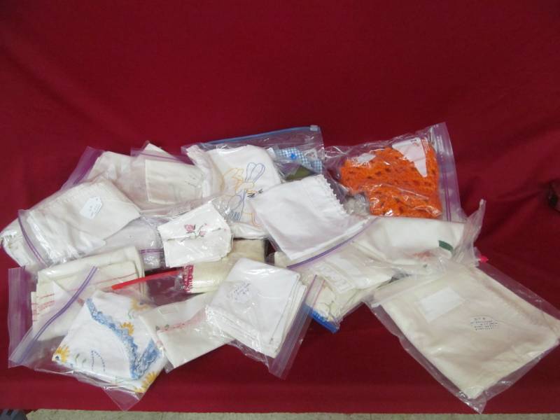 lot 17 image: vintage hand towels