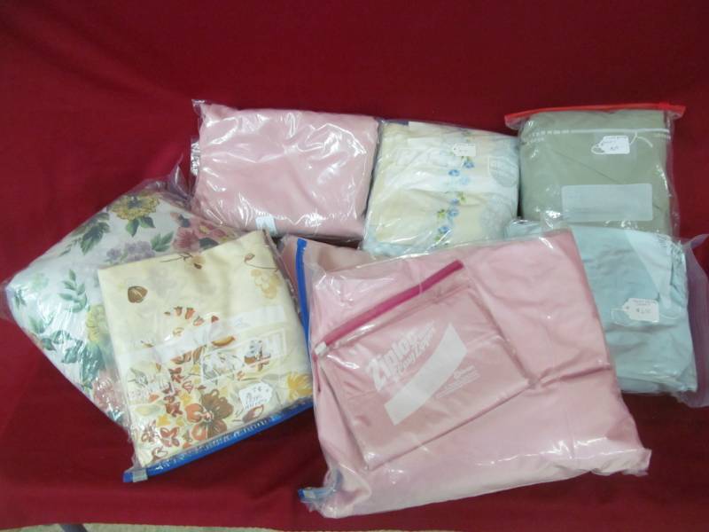 lot 19 image: vintage bed sheets