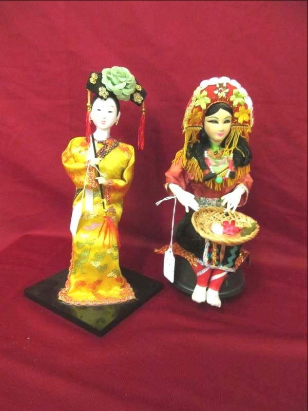 lot 30 image: Geisha music boxes