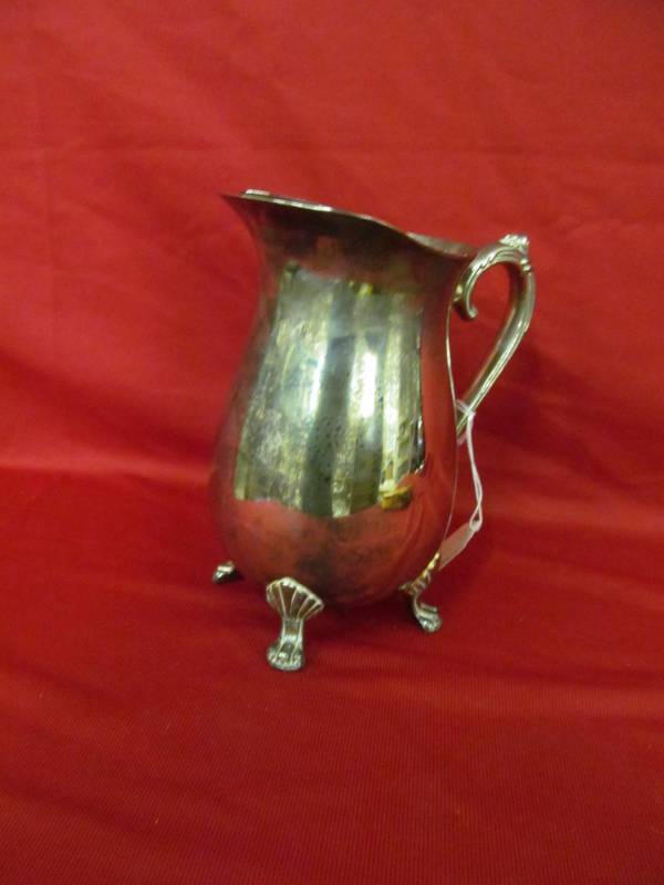 lot 31 image: silver server