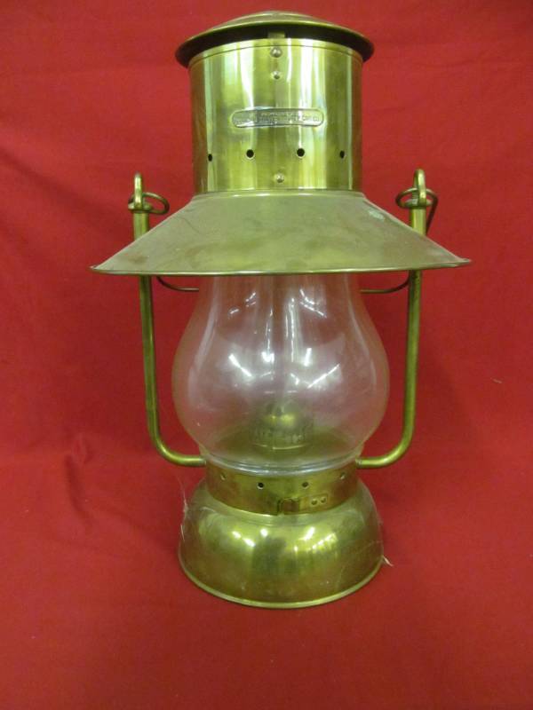 lot 61 image: Railroad lantern