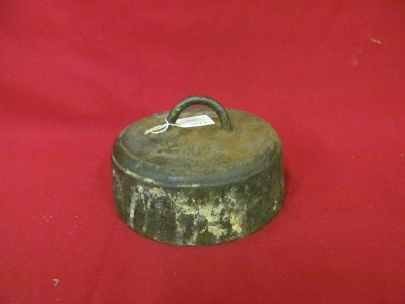 lot 63 image: Antique Horse tether