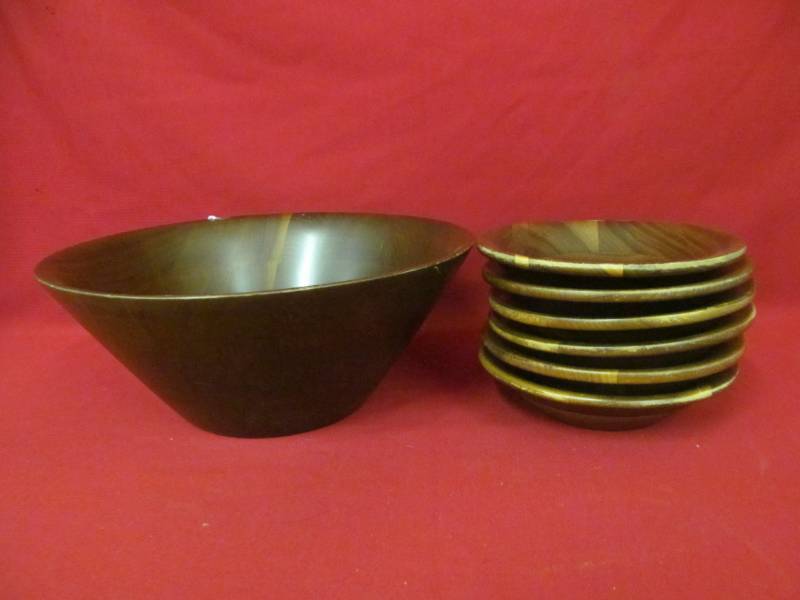 lot 106 image: salad set