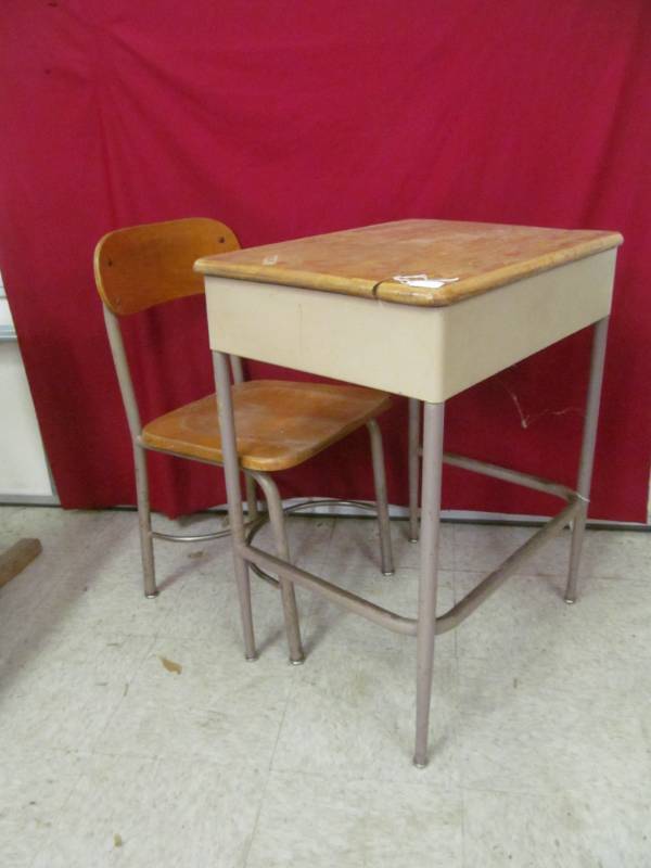 lot 120 image: vintage student desk and chair