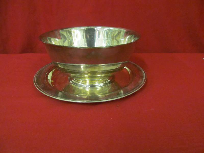 lot 138 image: vintage dishes