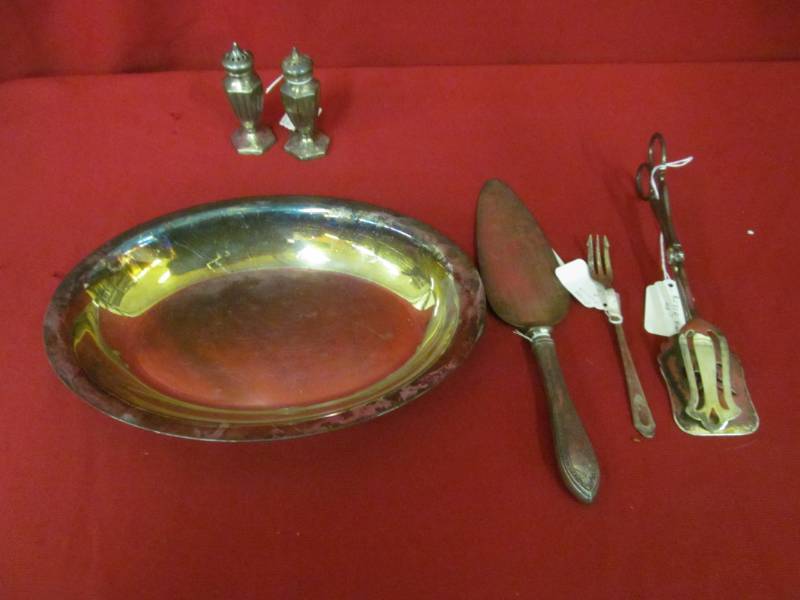 lot 140 image: silver plate serving pieces