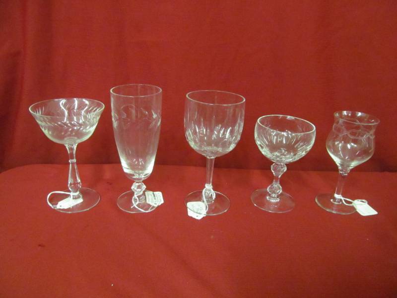 lot 145 image: Tiffion stemmed wineglasses