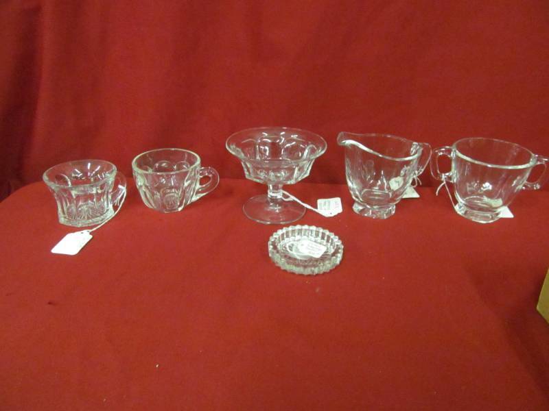 lot 146 image: Heisley glassware