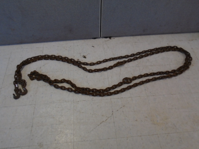 lot 8 image: 26 Chain with Hooks