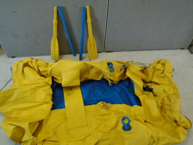 lot 11 image: Inflatable Raft