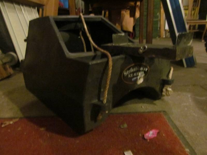 lot 2 image: Strike master ice auger sled