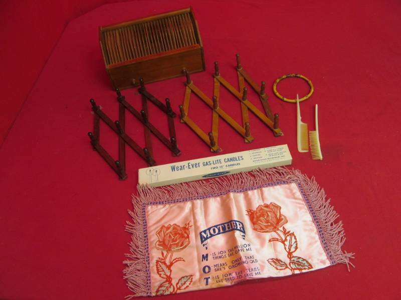 lot 5 image: vintage items