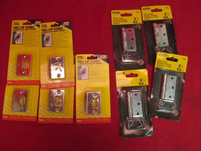 lot 17 image: door hardware