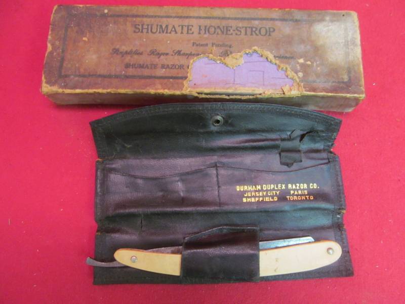 lot 118 image: vintage razor