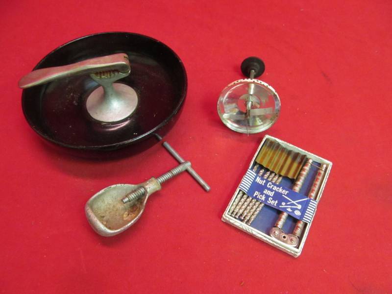 lot 123 image: nut cracking set