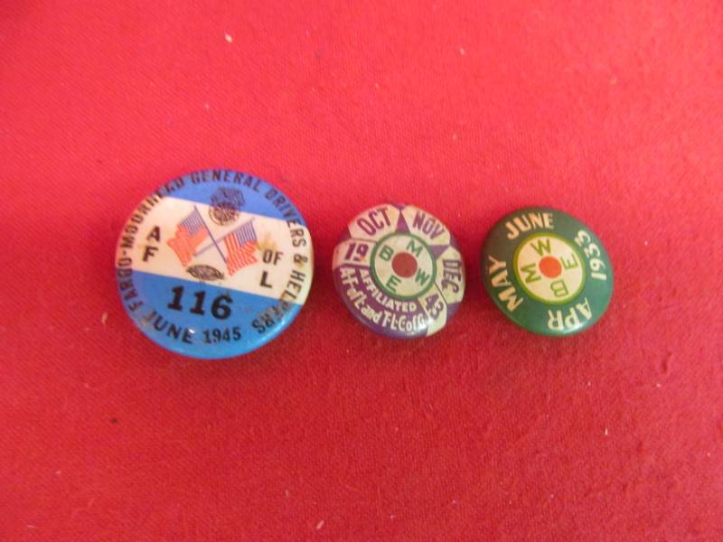 lot 149 image: vintage buttons