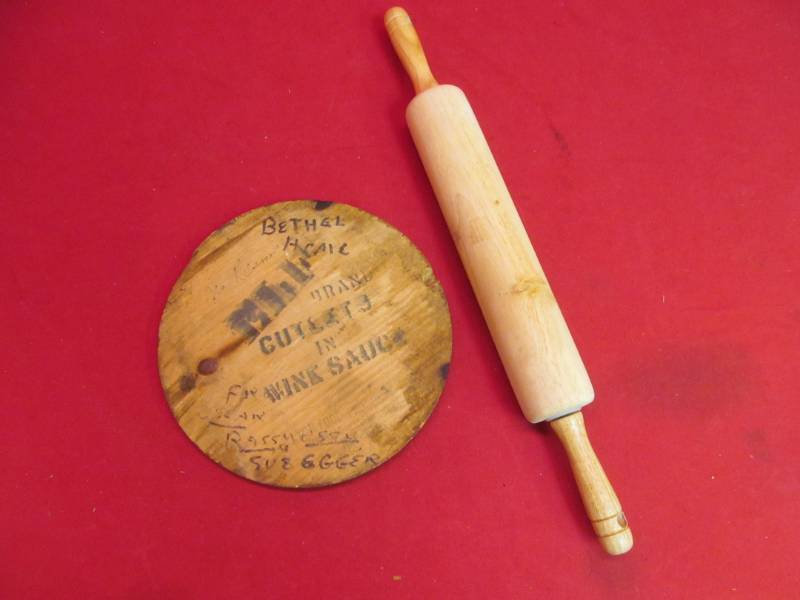 lot 172 image: vintage items