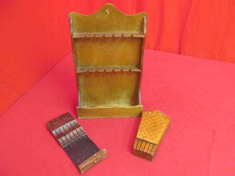 lot 174 image: display shelf, knife set holder