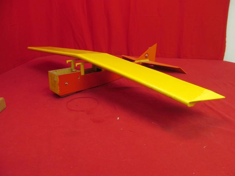 lot 195 image: air craft plane