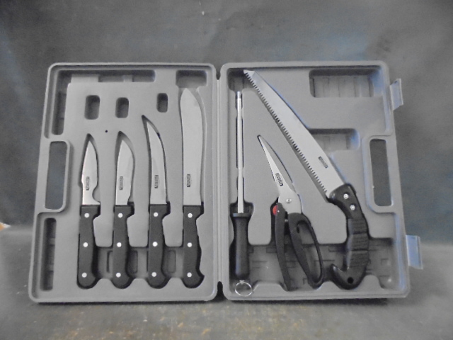 lot 33 image: Knife Set
