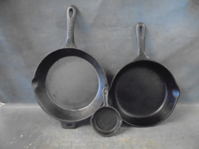 lot 34 image: Cast Iron Skillets