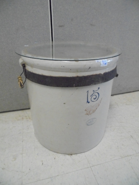 lot 42 image: Red Wing Crock with Glass Top