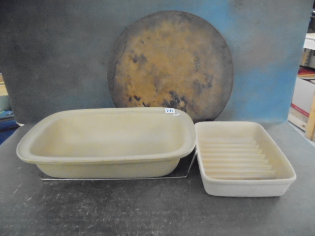 lot 44 image: Stoneware Baking Items