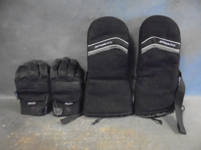 lot 59 image: Winter Gloves and Mittens