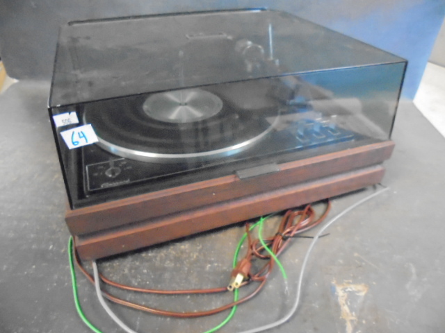 lot 64 image: Record Turntable