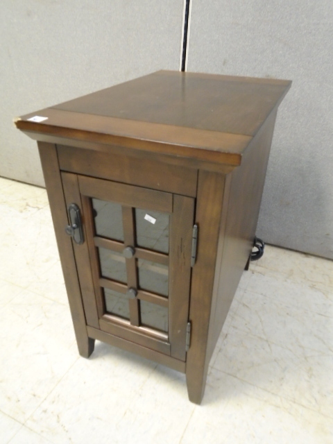 lot 6 image: End Table with Built In Charging Unit