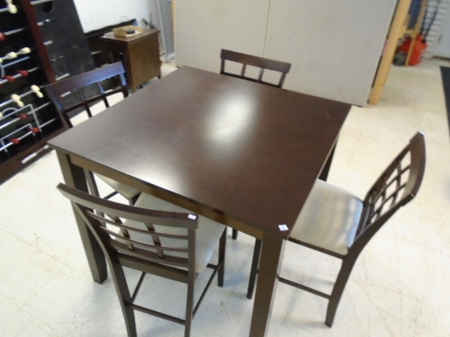 lot 5 image: Table and 4 Chairs