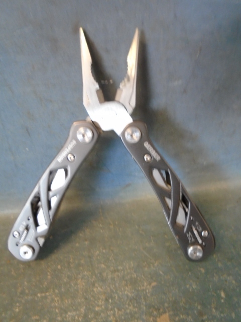 lot 14 image: Gerber Multi-Plier