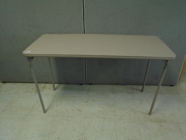 lot 29 image: Folding Table