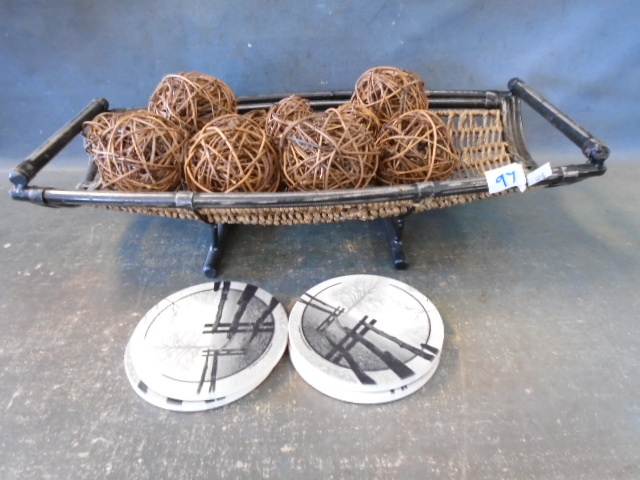 lot 97 image: Home Decor Items