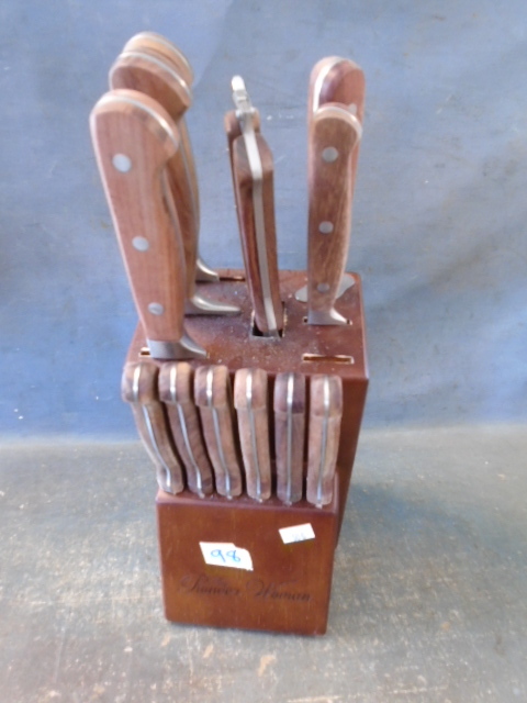 lot 98 image: Kitchen Knife Set