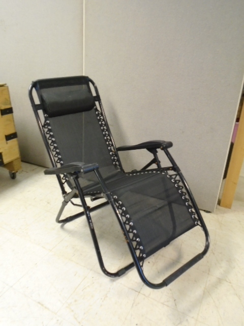 lot 103 image: Zero Gravity Chair