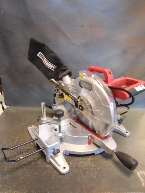 lot 108 image: Compound Miter Saw