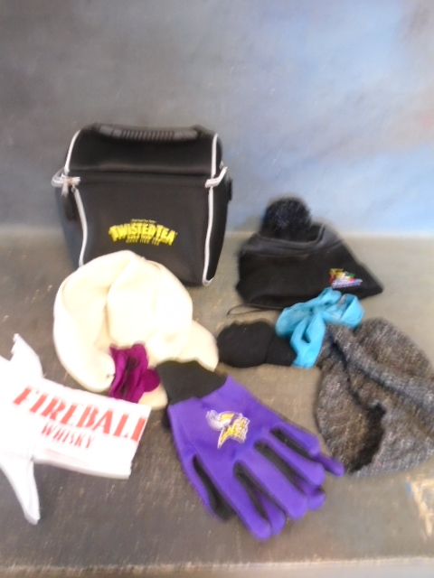 lot 121 image: Cooler and Winter Accessories
