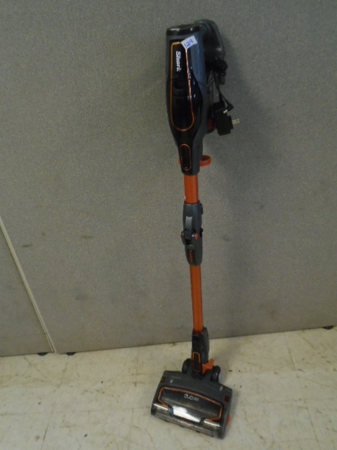 lot 124 image: Shark Stick Vacuum