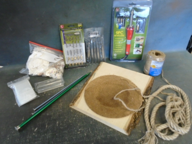 lot 128 image: Crafts Supplies