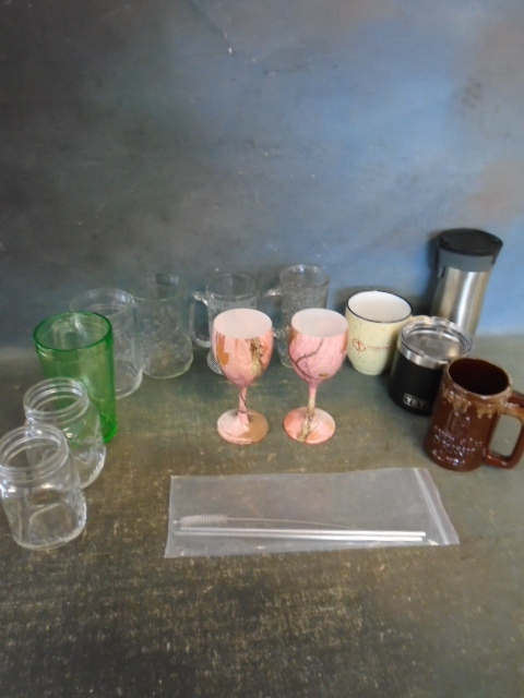 lot 132 image: Mugs and Glasses