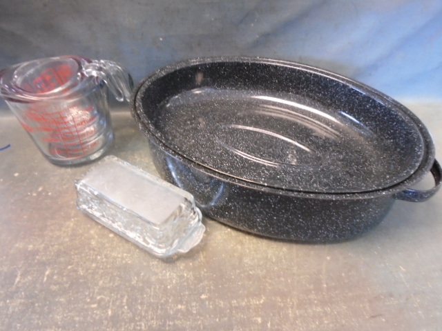 lot 139 image: Kitchen Items