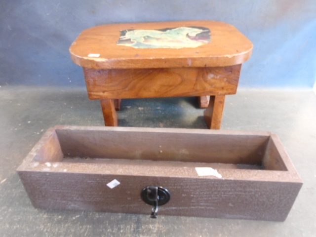 lot 150 image: Foot Stool and Wall Decor