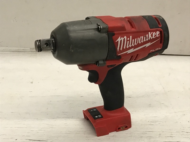 lot 4 image: Milwaukee 34 Impact Wrench