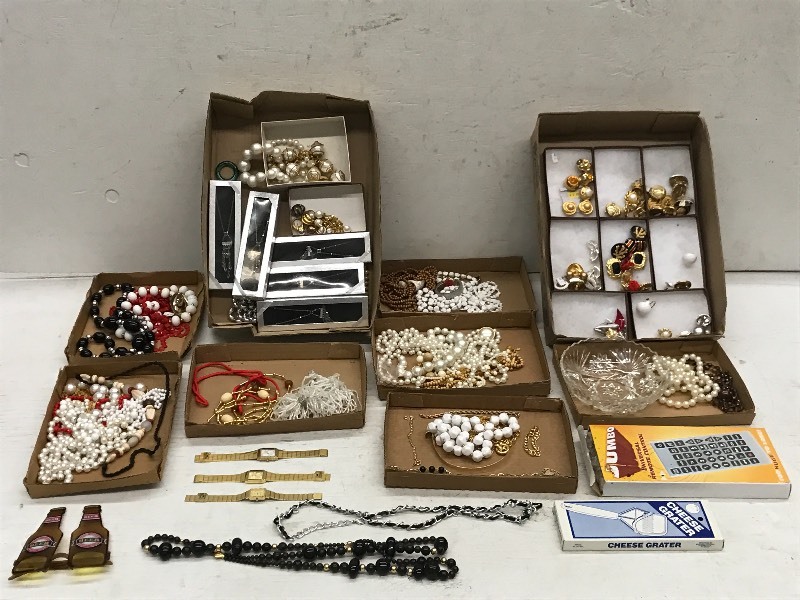 lot 61 image: Box Lot Of Assorted Costume Jewelry & Etc