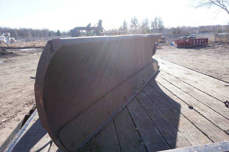 Universal Mount Bobcat Skid Loader Skid Steer 8 Snow Plow Attachment