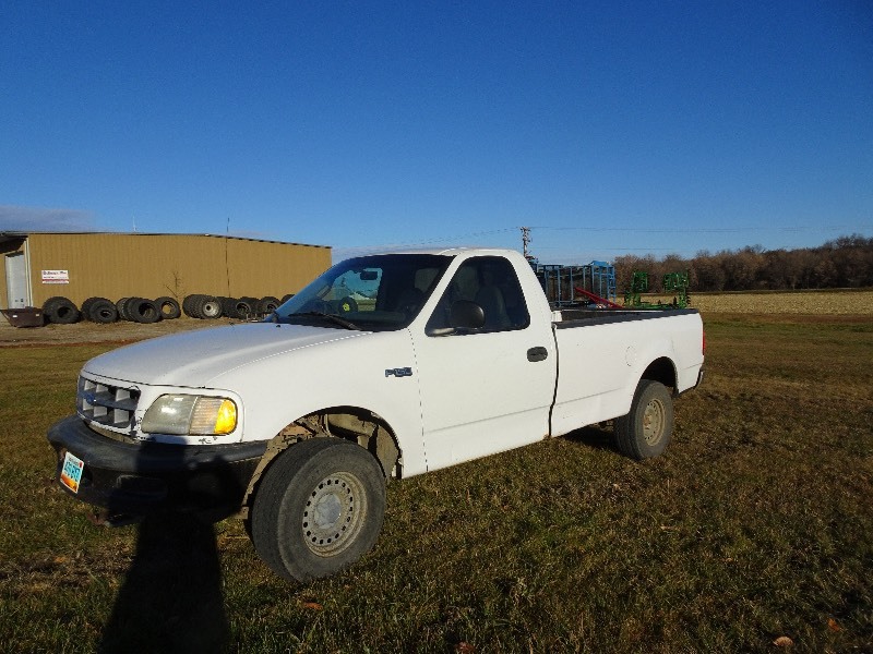 lot 9 image: 1997 Ford F-150
